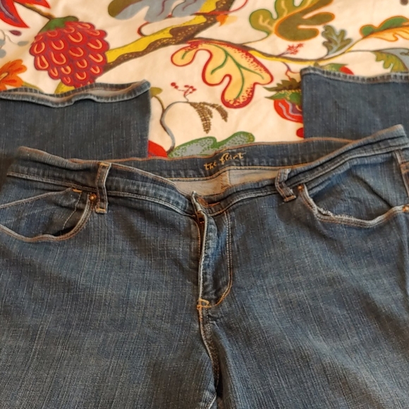 Jeans - Picture 2 of 3